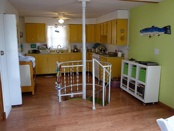 5th image of 2358 S Lakeshore Dr