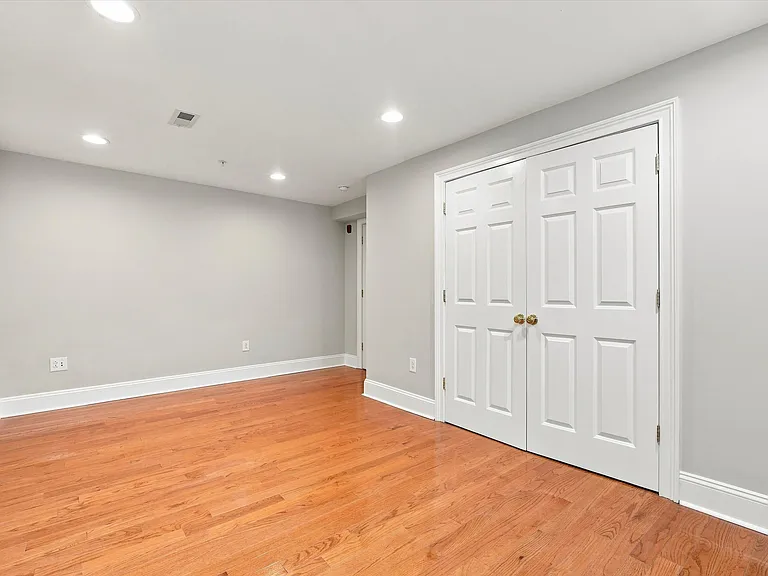 1014 Clinton St #1STREAR — Photo 11