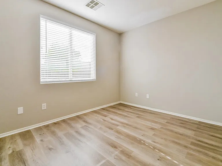 347 N Wesley — Photo 13