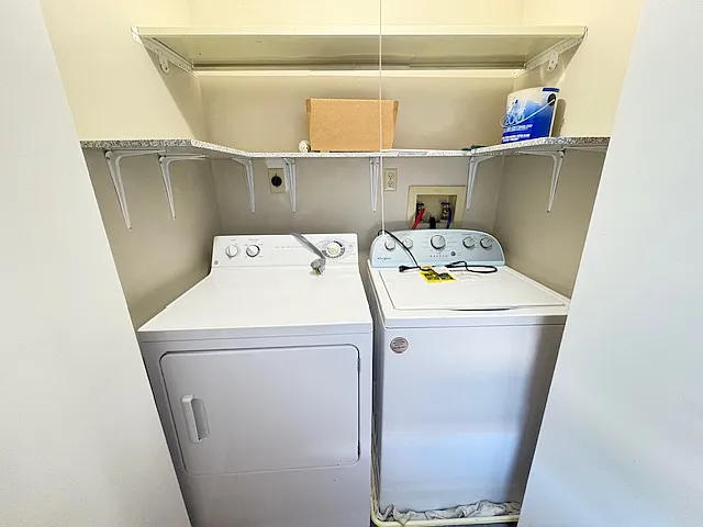 5345 Pershing Ave #2B — Photo 16