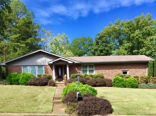 206 Oak Hill Ave, Sheffield, AL 35660