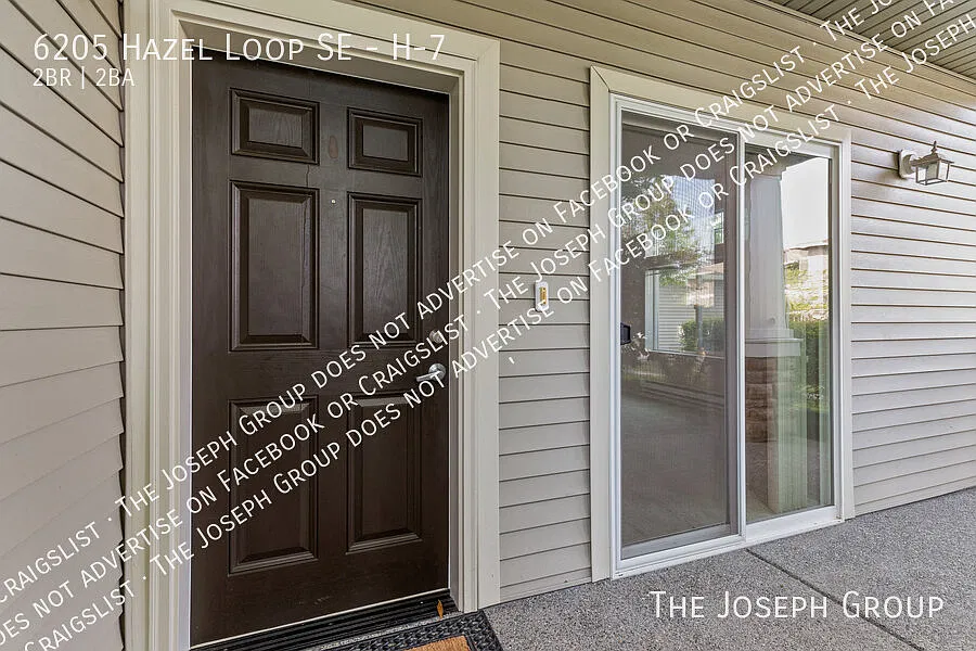 Stylish 2-Bedroom Lakeland Hills Home — Photo 2