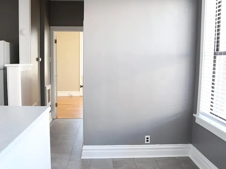 5210 Bancroft Ave #2W — Photo 14