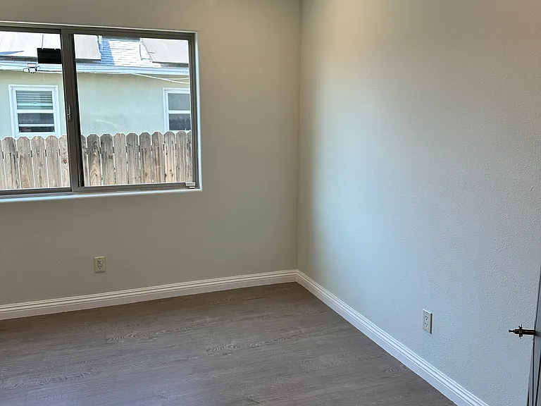 10635 Langmuir Ave — Photo 31