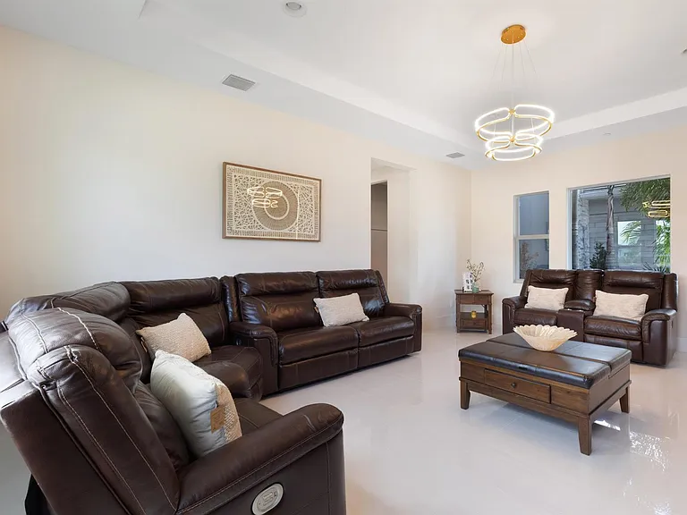 9124 Coral Isles Cir — Photo 32