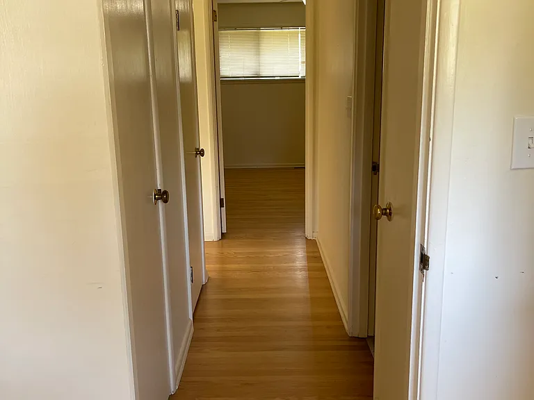 4417 Gilman Ave W — Photo 13