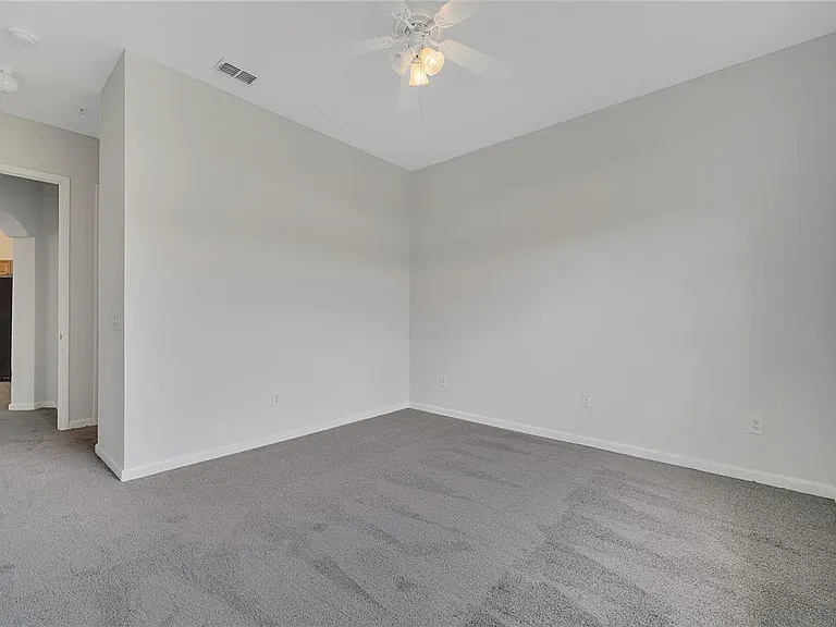 817 Terrace Ridge Cir #817 — Photo 14