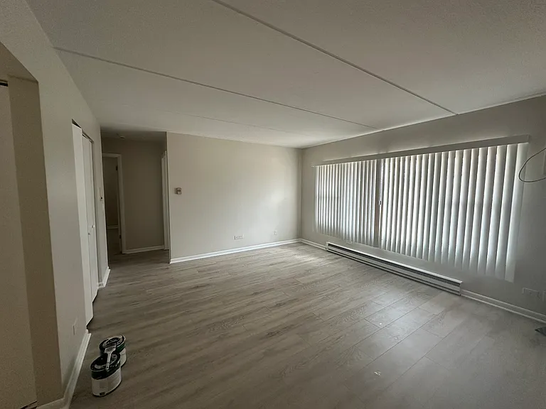 221 E Plainfield Rd #8 — Photo 3