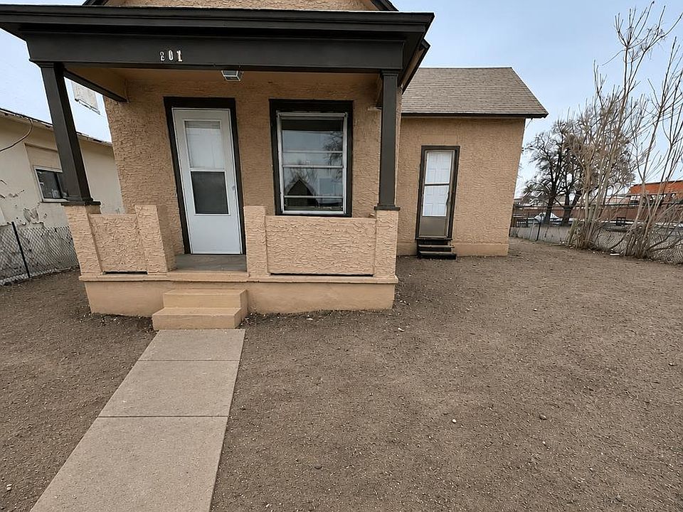 1st image of 207 Spring St