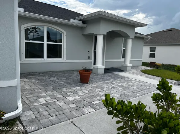 598 Brickell St SE, Palm Bay, FL 32909