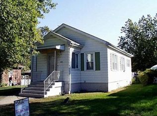 1943 Cleveland St W, Gary, IN 46404
