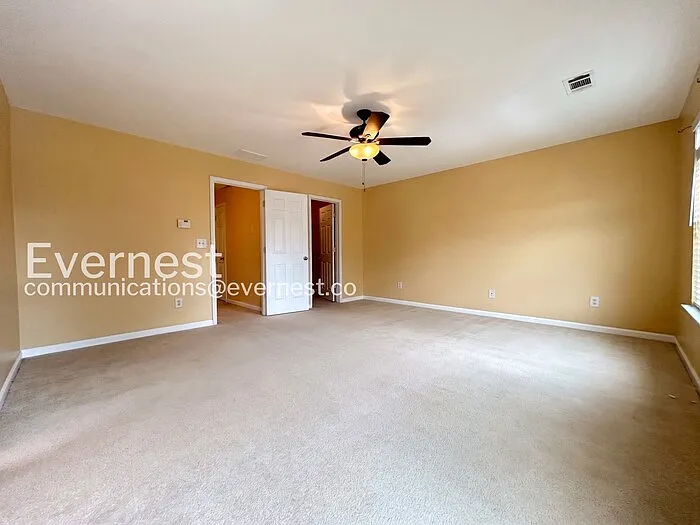 2395 Mayfair Dr — Photo 10