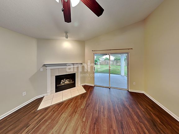 5th image of 1131 Hyacinth St