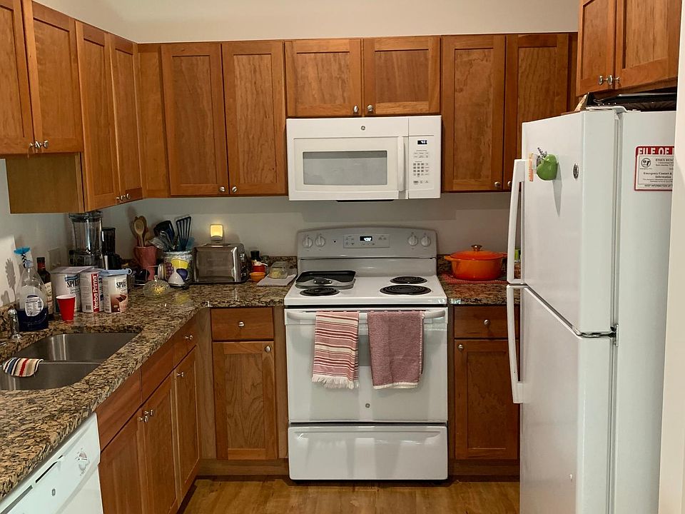 1st image of 100 Griffin Ln #105