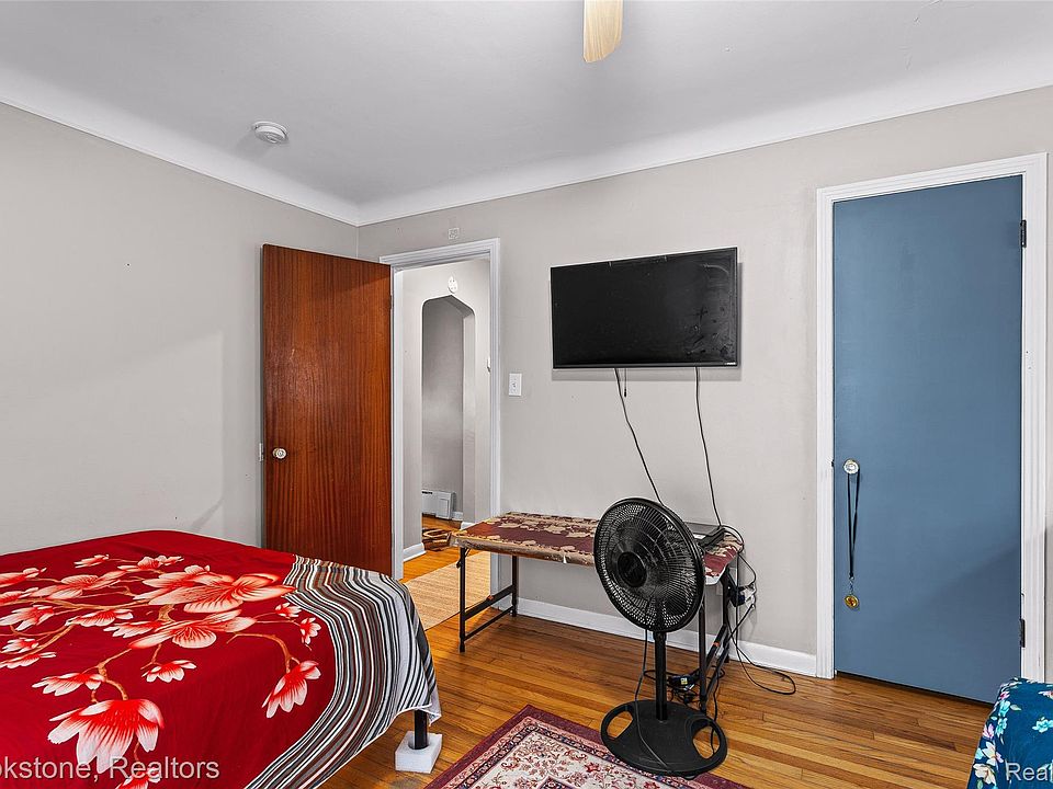 25141 Burt St, photo 21
