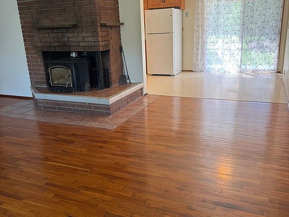 2nd image of 1270 W Hilliard Ln