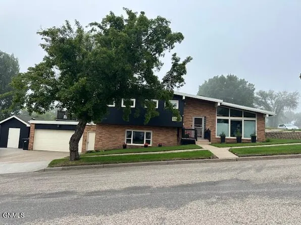 1503 Hanaford Ave, Bismarck, ND 58501