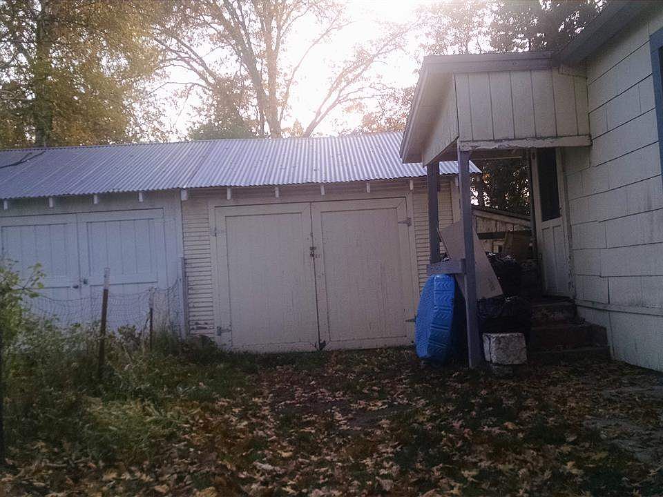 2nd image of 205 Sisson St