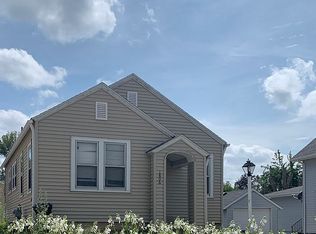 1806 Summit St, Marshalltown, IA 50158