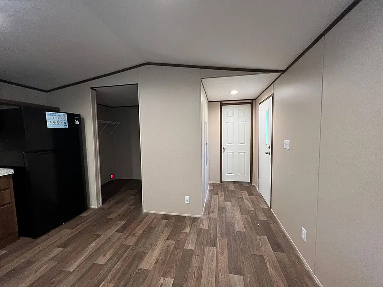 5012 Bullock Ct — Photo 9