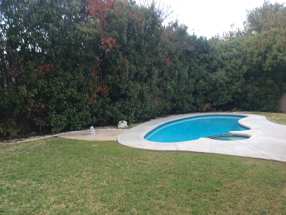 2nd image of 111 White Sands Dr
