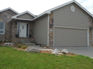 823 S Hedgewood St, Andover, KS 67002
