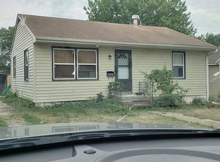 809 Hiawatha Ave, Hiawatha, KS 66434