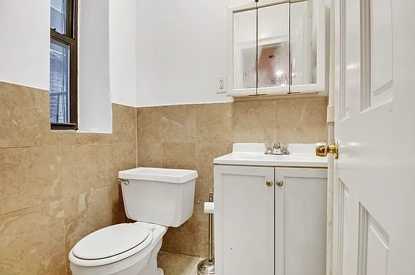 Rented by Creed Realty Group | media 14