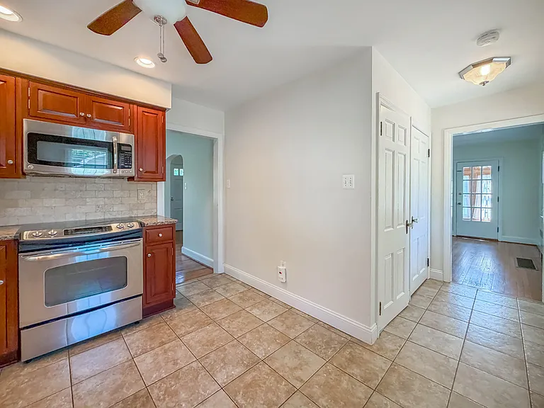 1237 Pine Grove Rd — Photo 13