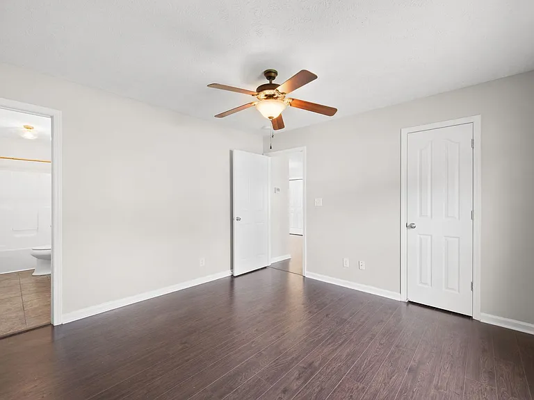 574 Oakmont Dr — Photo 16