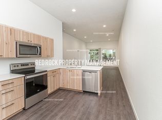 610 E Crescent Dr, Greenacres, WA 99016