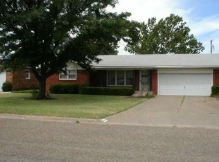 825 S 18th St, Slaton, TX 79364