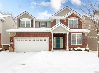 51125 Hallfield St, Novi, MI 48374