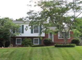 238 Rutledge Dr, Winston Salem, NC 27103