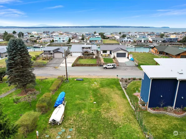 3717 Shorewood Avenue, Greenbank, WA 98253