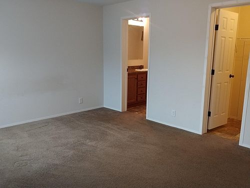 5th image of 3686 Heathwood E