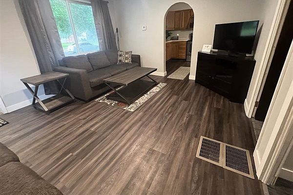 1st image of 2729 Pine Ave