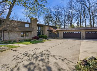 16620 Mitchell Rd, Bowling Green, OH 43402