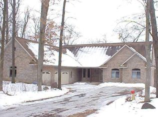 5357 Natura Dr, Howell, MI 48843