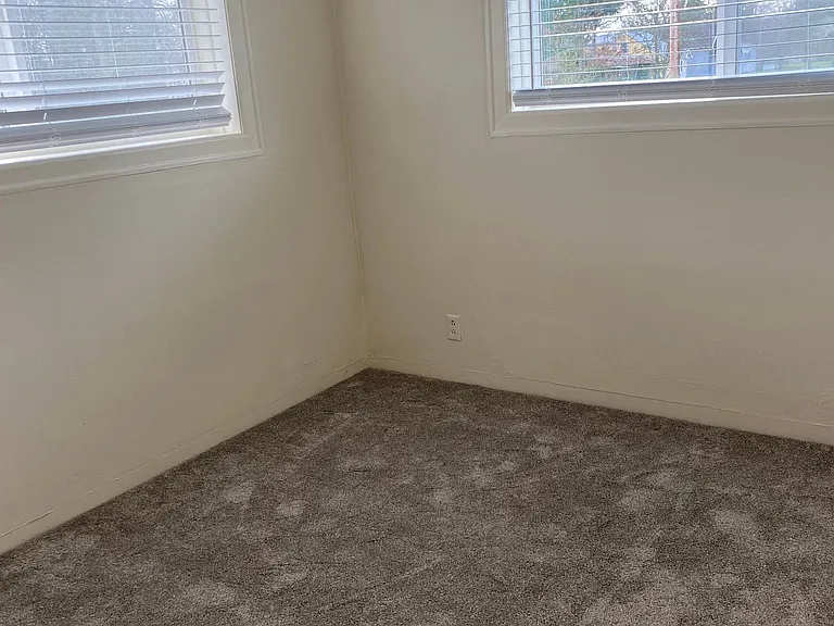 1814 Cedar St — Photo 7