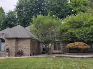 50397 Hunters Creek Trl, Shelby Township, MI 48317