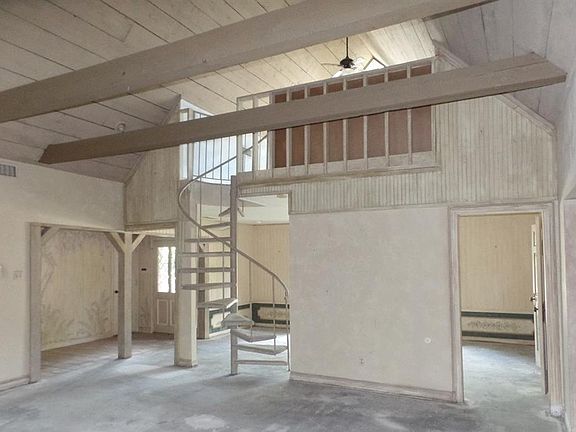 5th image of 9226 Club Glen Dr