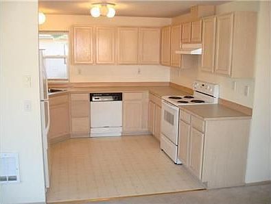 5th image of 2418 W Edgewood Dr