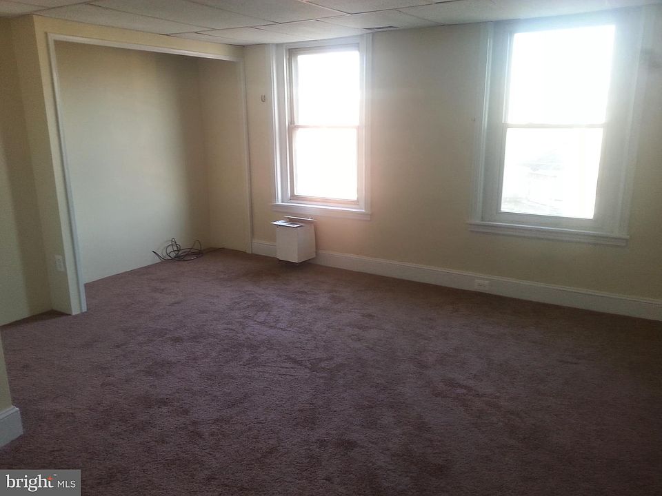 1st image of 231 E Girard Ave APT 3