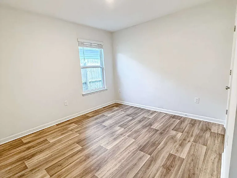 7469 Steeplechase Blvd — Photo 4