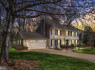 9804 Fosbak Dr, Vienna, VA 22182