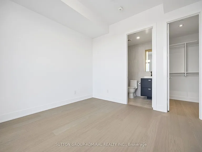 399 Royal Orchard Blvd #LPH16 — Photo 6