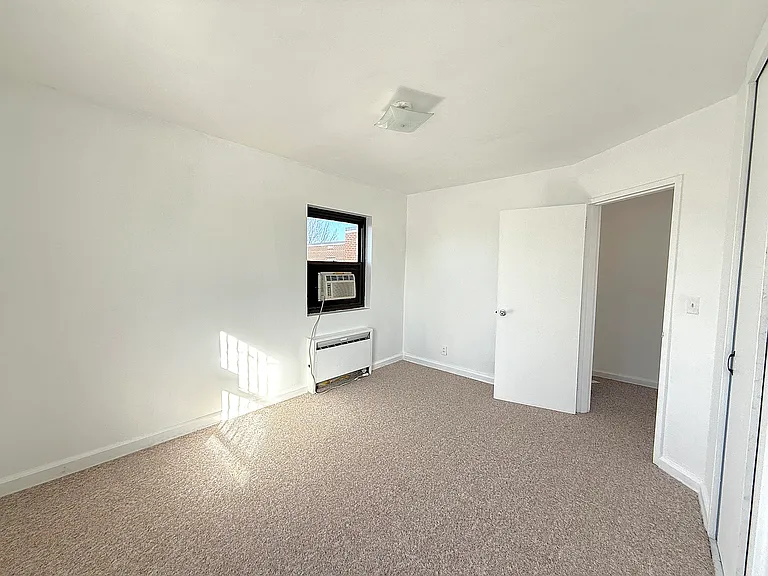 3031 Edwin Ave #5C — Photo 24