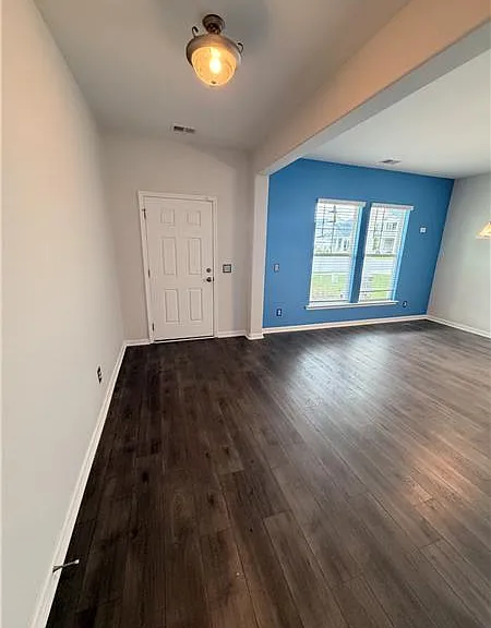 134 Brookline Dr — Photo 2