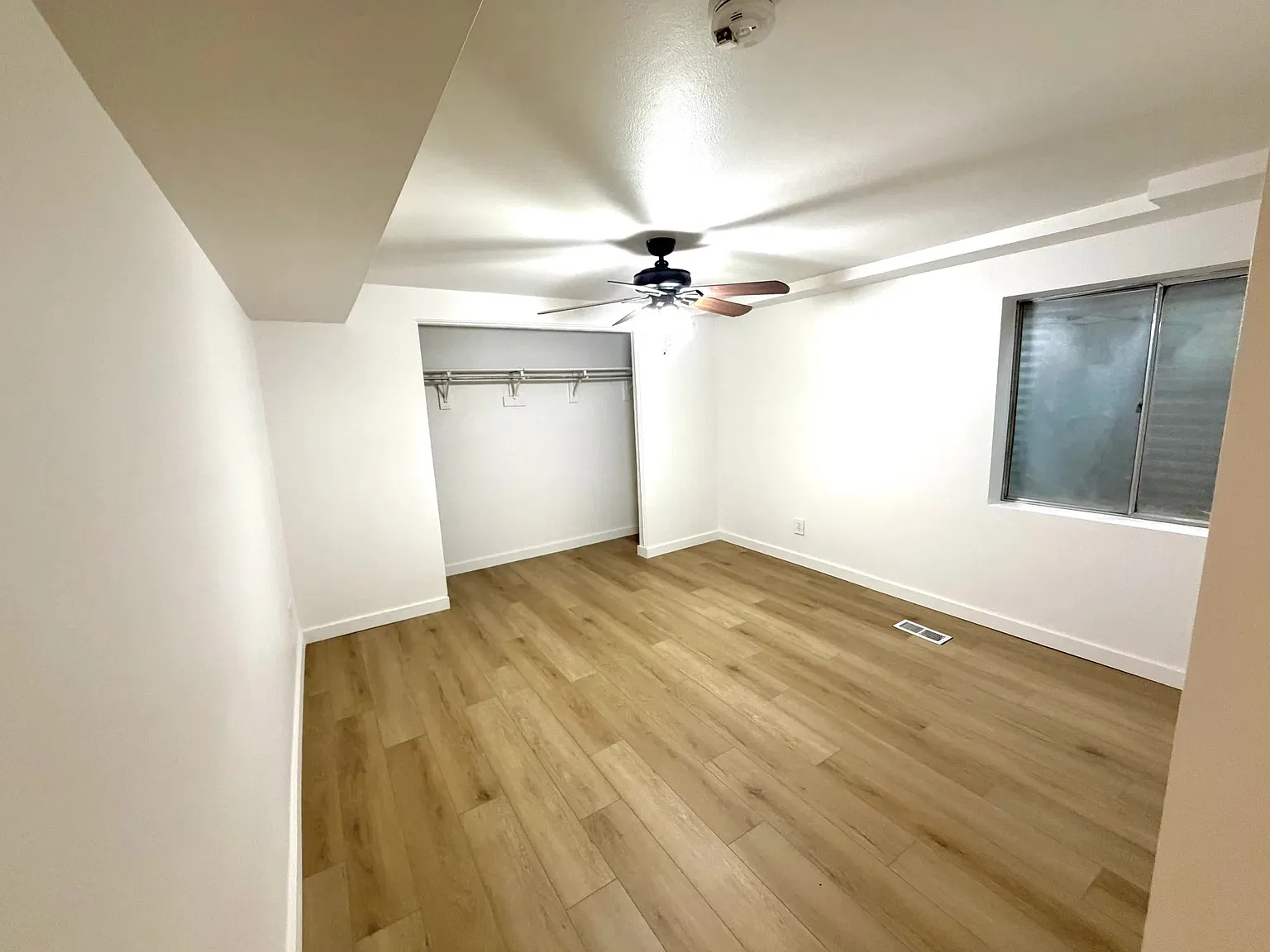 2 bed, 1156 sqft, $2,200 — Photo 2